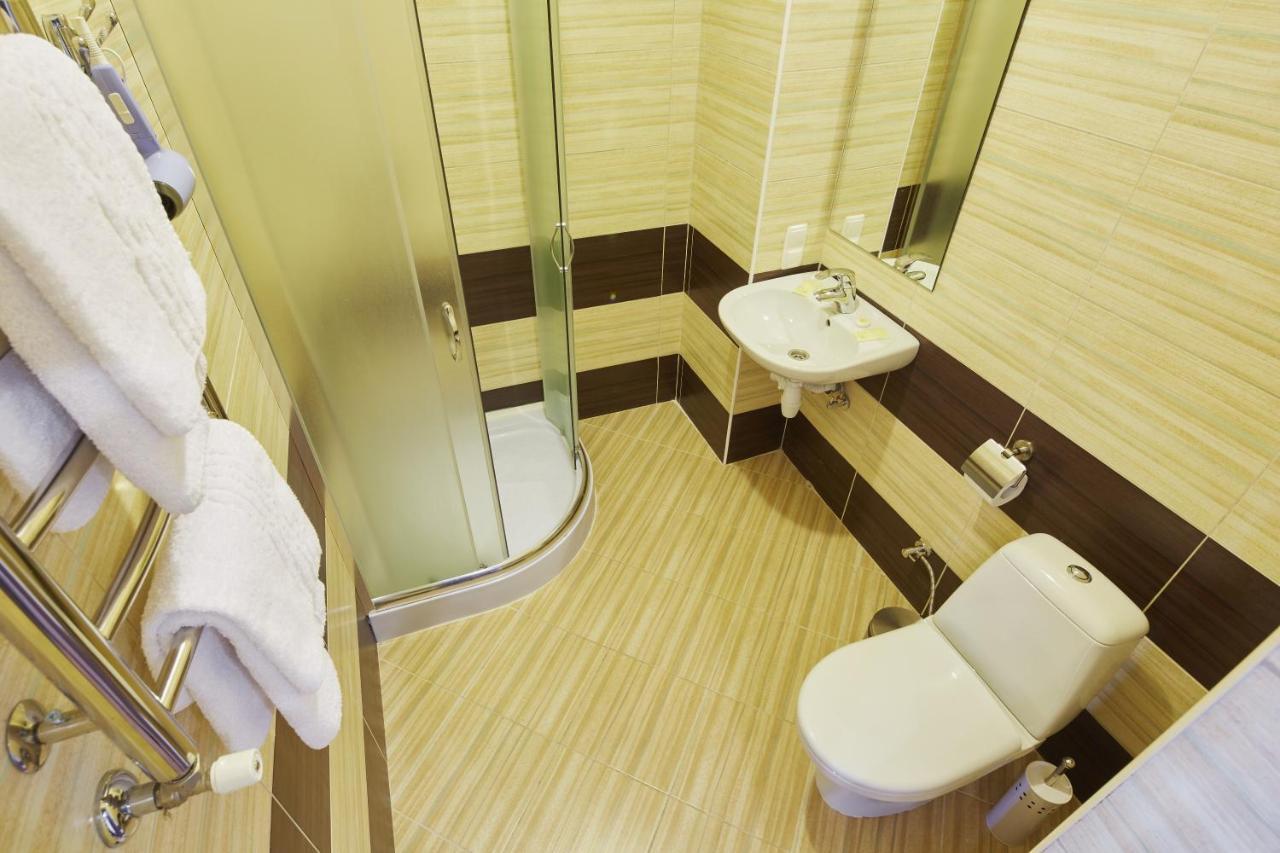 Three Crowns Hotel Lviv Room photo